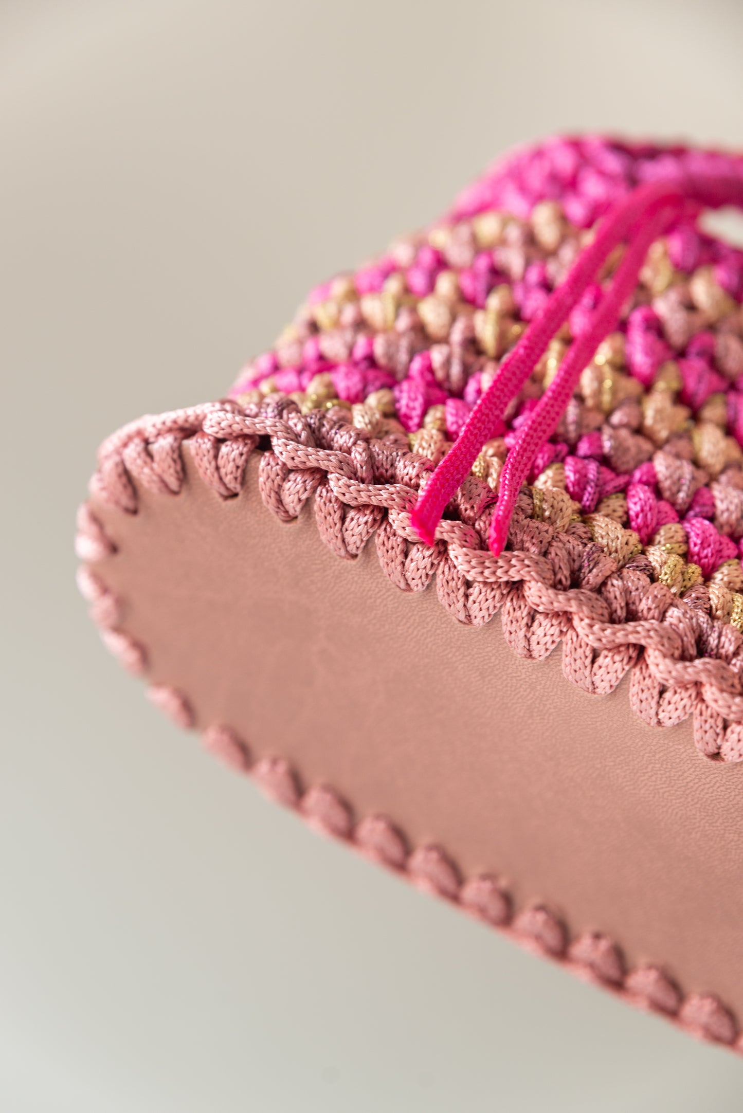 Mare fucsia, rosa antico, oro